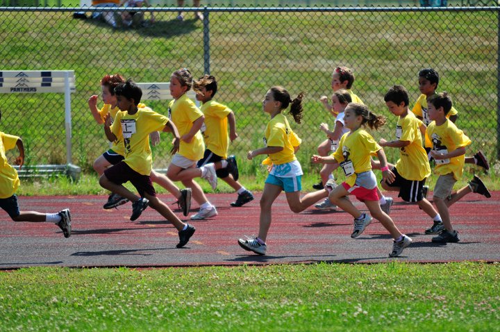 FITNESS UNIVERSITY YELLOW RUNNERS FITNESS UNIVERSITY YELLOW RUNNERS